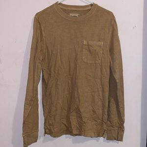 Men’s long sleeve neutral colored shirt